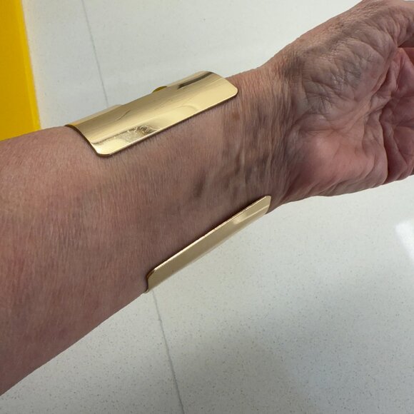 Metallic Cuff Bracelet - Picture 3 of 6